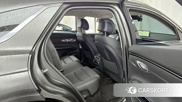 Genesis GV70 2023 Серый из Кореи, фото 2