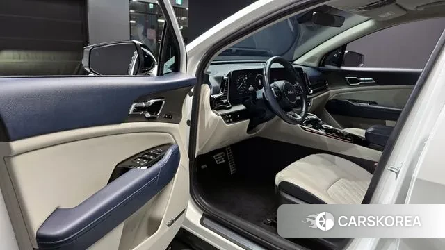 Kia Sportage 5th Generation Hybrid 2023 Белый из Кореи, фото 2