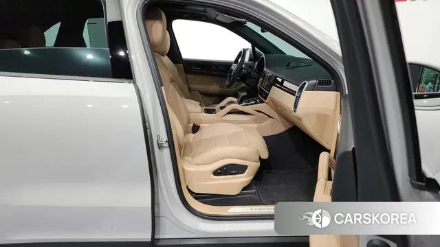 Porsche Cayenne (PO536) 2023 Серебряный из Кореи, фото 2