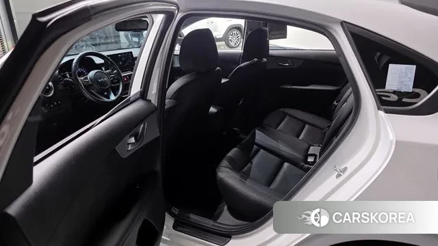 Kia The New K3 2nd generation 2021 Белый из Кореи, фото 2