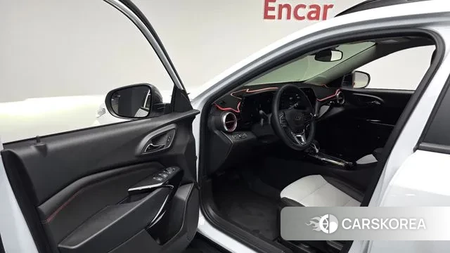 Chevrolet (GM Daewoo) Trax Crossover 2024 Белый из Кореи, фото 2