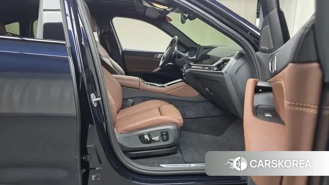 BMW X6 (G06) 2025 Черный из Кореи, фото 2