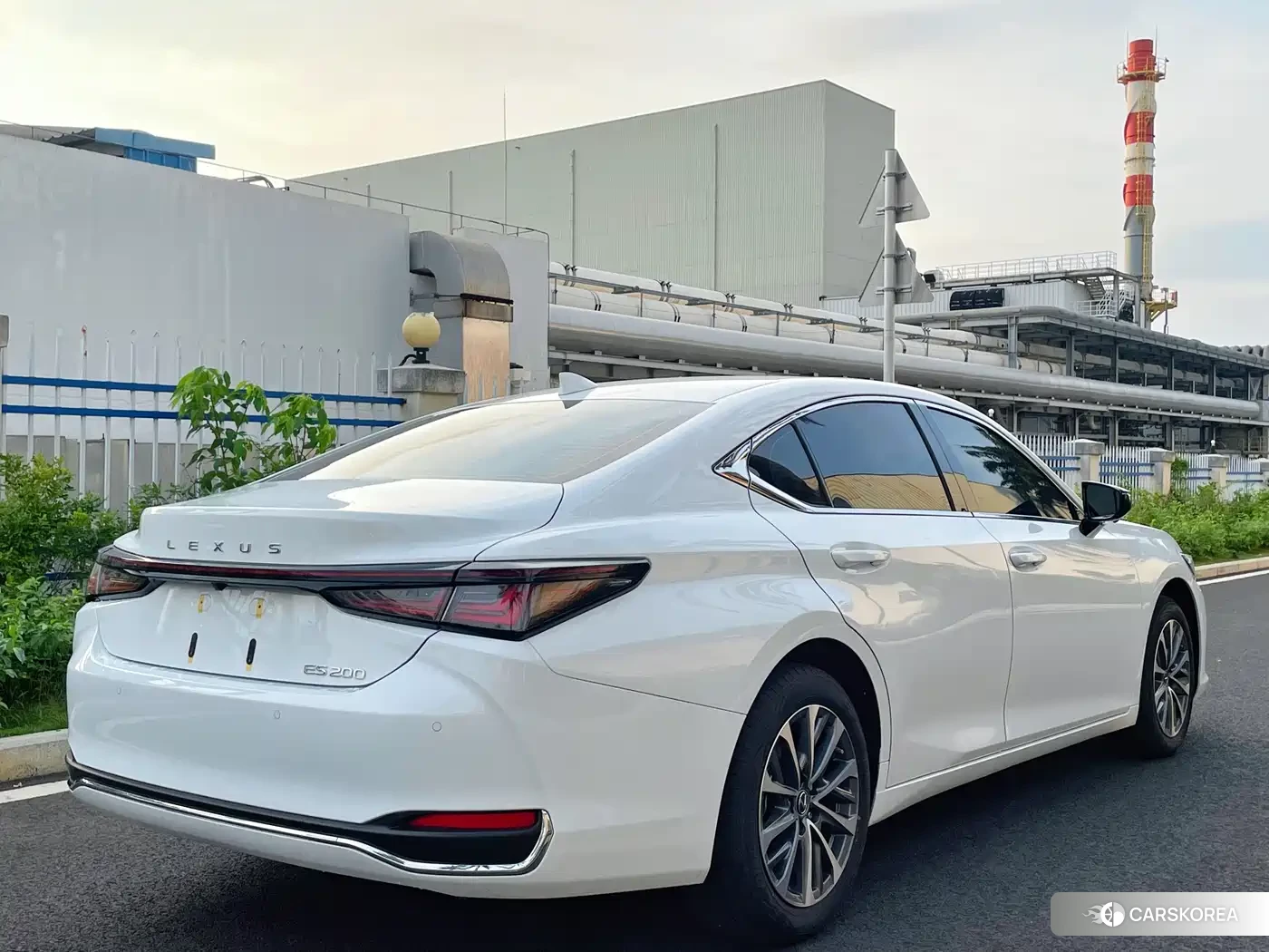 Lexus ES 2026 Белый из Китая, фото 2