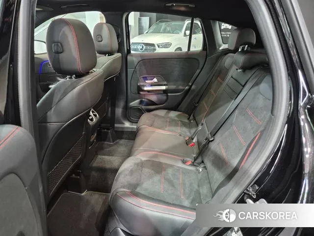 Mercedes-Benz GLA - Class H247 2025 Черный из Кореи, фото 2