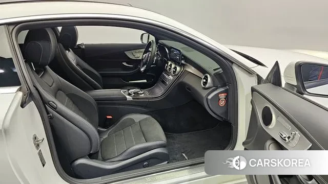 Mercedes-Benz C-Class W205 2023 Белый из Кореи, фото 2