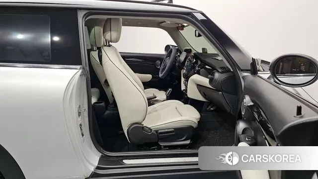 Mini Cooper S 2022 Серебряный из Кореи, фото 2