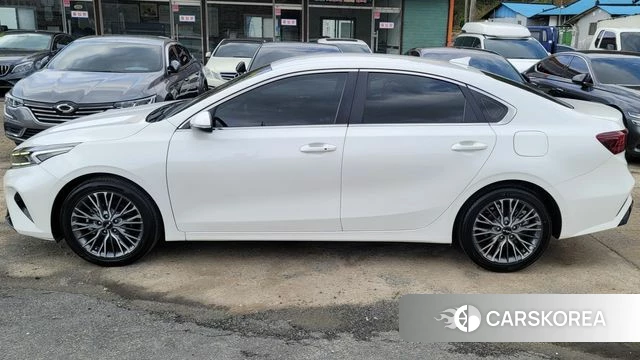 Kia The New K3 2nd generation 2021 Белый из Кореи, фото 2