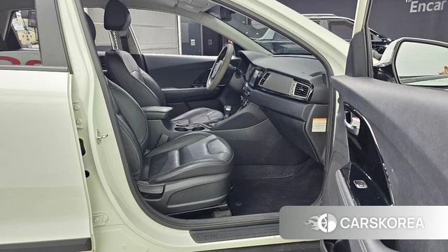 Kia Niro 2018 Белый из Кореи, фото 2