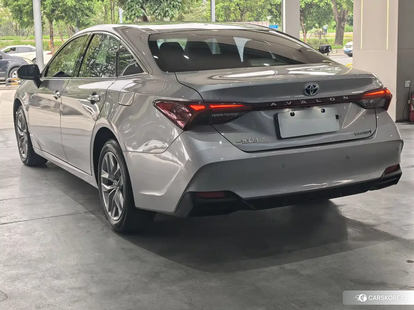 Toyota Avalon 2022 Champagne/brown из Китая, фото 2