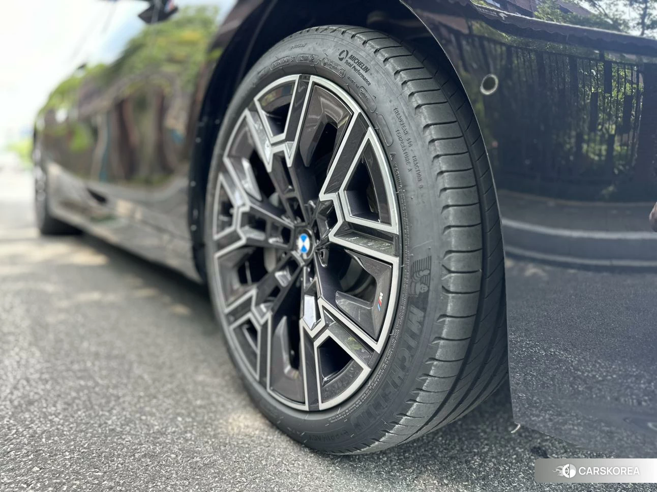 BMW 5 series 2024 Черный из Китая, фото 2