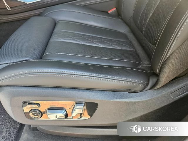 BMW X7 (G07) 2020 Белый из Кореи, фото 2