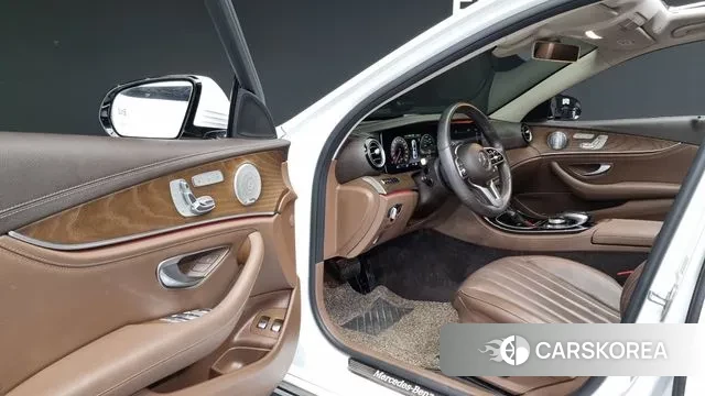 Mercedes-Benz E-Class W213 2020 Белый из Кореи, фото 2