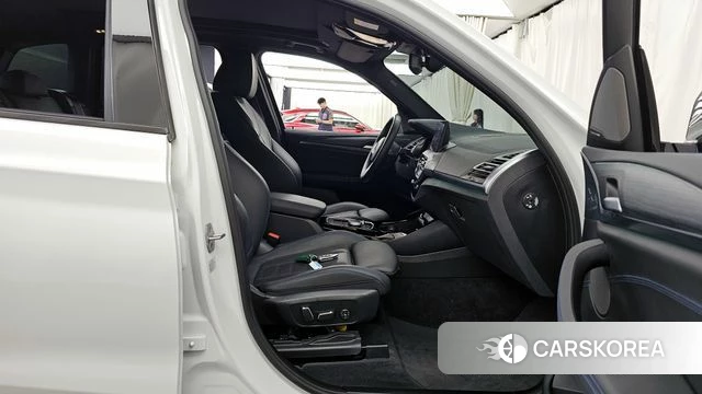 BMW iX3 2024 Белый из Кореи, фото 2