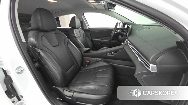 Hyundai The New Avante (CN7) 2023 Белый из Кореи, фото 2