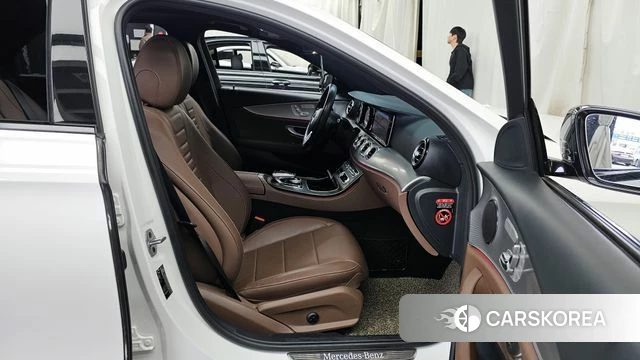 Mercedes-Benz E-Class W213 2020 Белый из Кореи, фото 2