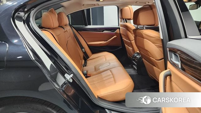 BMW 5 Series (G30) 2021 Черный из Кореи, фото 2