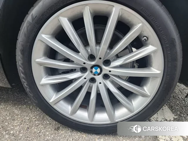 BMW 5 Series (G30) 2023 Черный из Кореи, фото 2