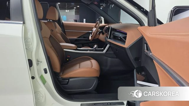 Ssangyong Torres 2023 Белый двухцветный из Кореи, фото 2