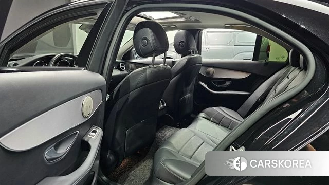 Mercedes-Benz C-Class W205 2018 Черный из Кореи, фото 2