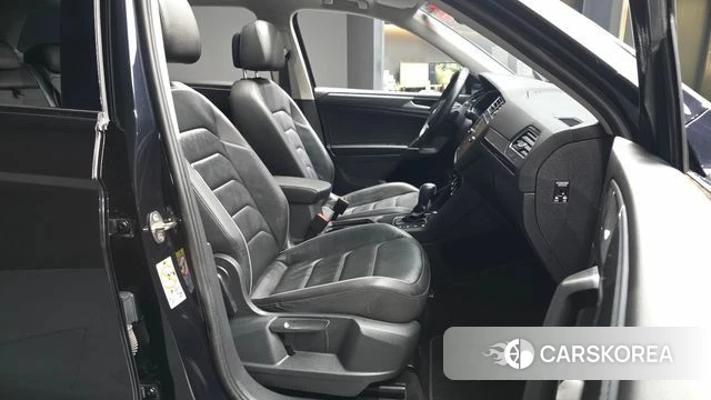 Volkswagen Tiguan Allspace 2020 Черный из Кореи, фото 2