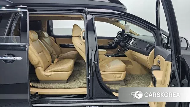 Kia The New Carnival 2019 Черный из Кореи, фото 2