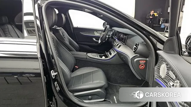 Mercedes-Benz E-Class W213 2021 Черный из Кореи, фото 2