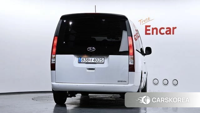 Hyundai Staria 2023 Белый из Кореи, фото 2
