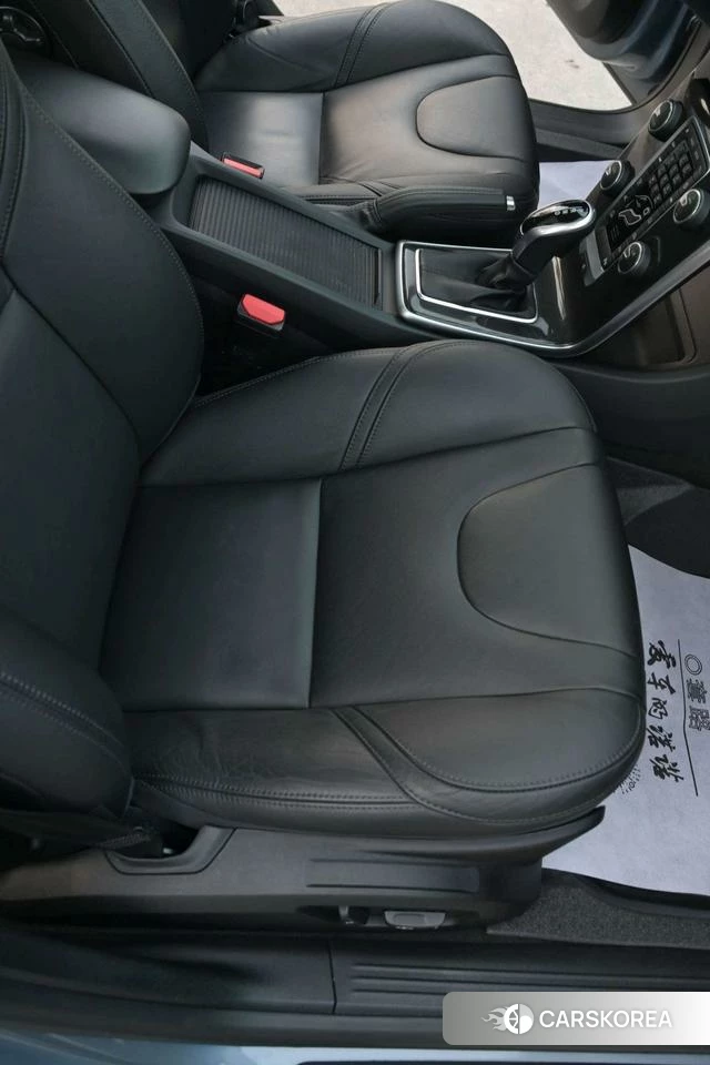 Volvo V40 2019 Синий из Китая, фото 2