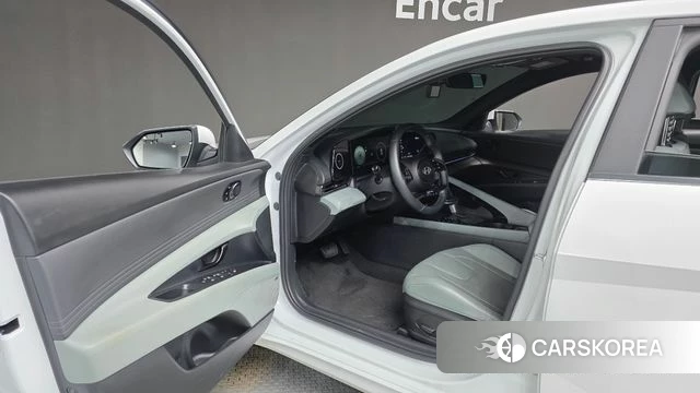 Hyundai The New Avante (CN7) 2023 Белый из Кореи, фото 2