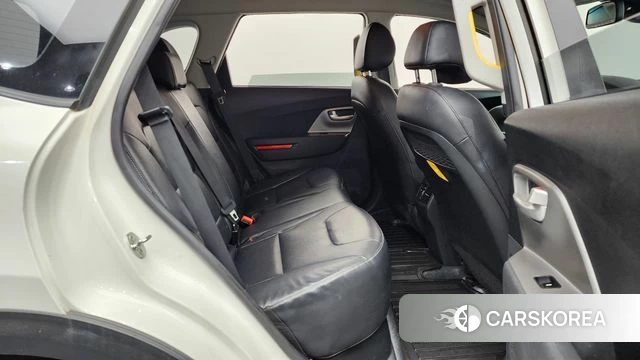 Kia Niro Plus 2023 Белый из Кореи, фото 2