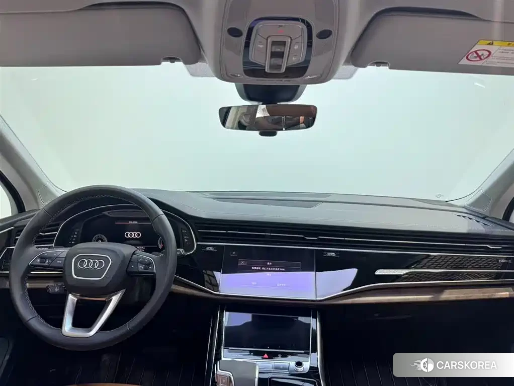 Audi Q7 2025 Черный из Китая, фото 2