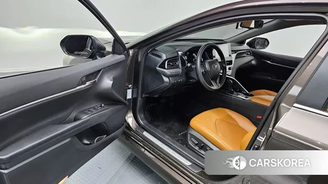 Toyota Camry (XV70) 2024 Коричневый из Кореи, фото 2