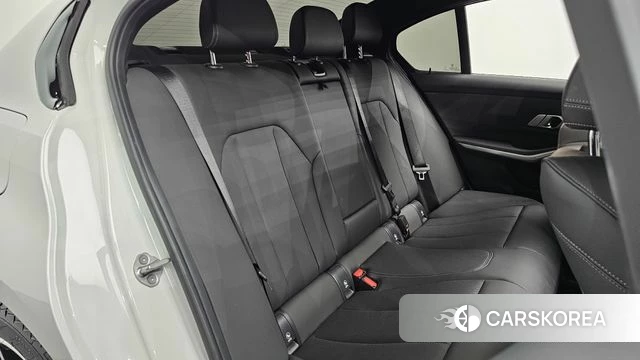 BMW 3 Series (G20) 2025 Белый из Кореи, фото 2