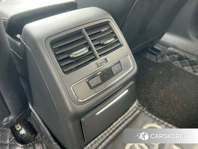 Audi A4L 2019 Белый из Китая, фото 2