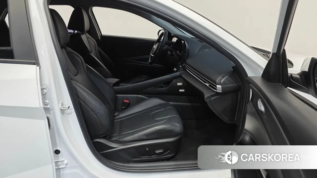 Hyundai Avante (CN7) 2023 Белый из Кореи, фото 2