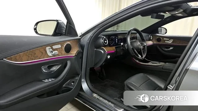 Mercedes-Benz E-Class W213 2022 Серый из Кореи, фото 2