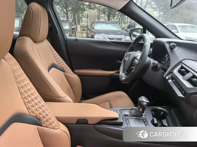 Lexus UX 2021 Серебристо-серый из Китая, фото 2