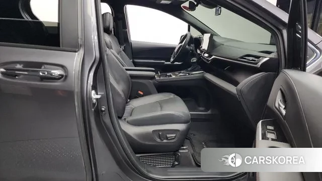 Toyota Sienna 4th Generation 2025 Серый из Кореи, фото 2