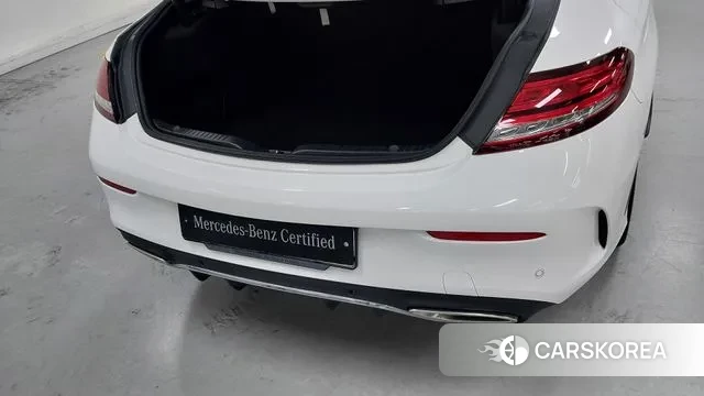 Mercedes-Benz C-Class W205 2022 Белый из Кореи, фото 2