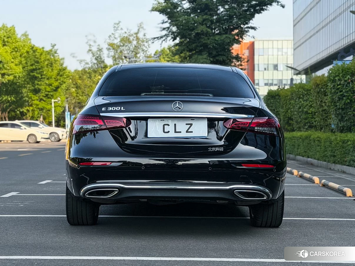 Mercedes-Benz E-class 2023 Черный из Китая, фото 2