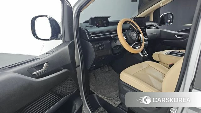 Hyundai Staria 2021 Серебристо-серый из Кореи, фото 2