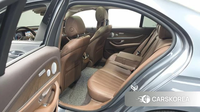 Mercedes-Benz E-Class W213 2019 Серый из Кореи, фото 2