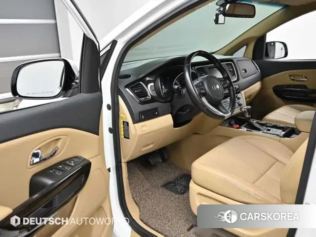 Kia The New Carnival 2018 Белый из Кореи, фото 2