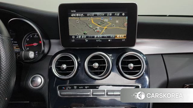 Mercedes-Benz C-Class W205 2018 Белый из Кореи, фото 2