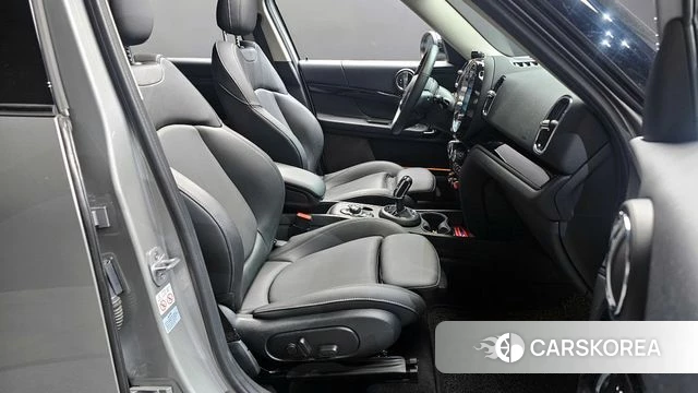 Mini Cooper Countryman 2023 Серебряный из Кореи, фото 2