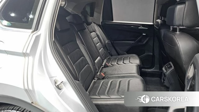 Volkswagen Tiguan second Generation 2022 Серебристо-серый из Кореи, фото 2