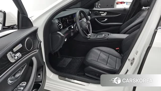 Mercedes-Benz E-Class W213 2023 Белый из Кореи, фото 2