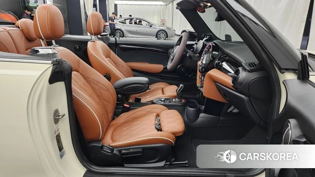 Mini Cooper S Convertible 2021 Жемчужный цвет из Кореи, фото 2