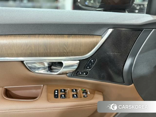 Volvo V90 2020 Темно-серый из Китая, фото 2