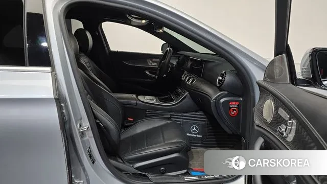 Mercedes-Benz E-Class W213 2022 Серебристо-серый из Кореи, фото 2